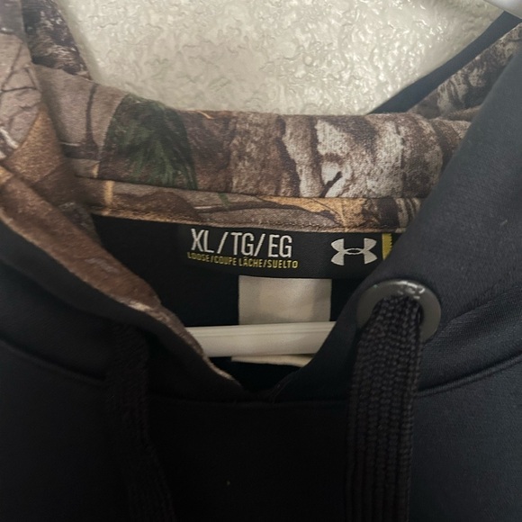 Under Armour Hoodie Black and Camo - Picture 3 of 5